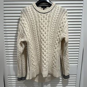 Timeless chunky white rag & bone sweater (100% lambs wool) w navy detailing.